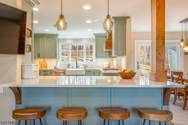 Dining room, Interior, Kitchen, Pendant Lights, Recessed Lighting, Stainless Steel Appliances