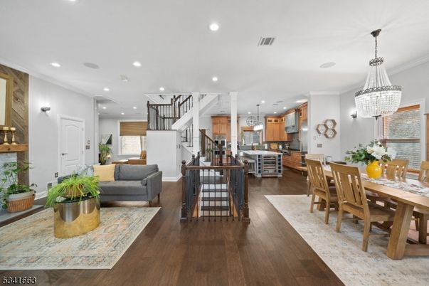 Chandelier, Dining room, Interior, Kitchen, Pendant Lights, Recessed Lighting, Wood Texture Flooring