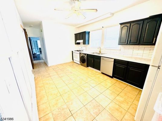 Interior, Kitchen, Washer