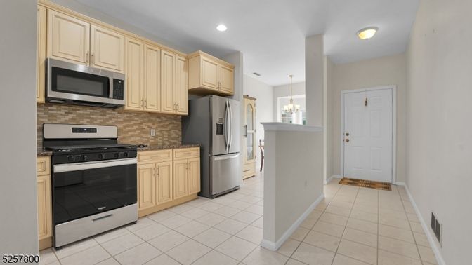 Chandelier, Interior, Kitchen, Recessed Lighting, Stainless Steel Appliances