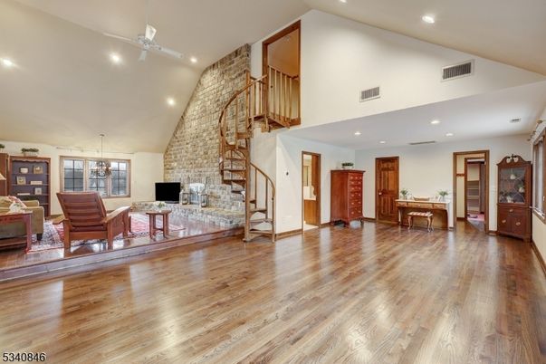 Interior, Piano, Recessed Lighting, Wood Texture Flooring