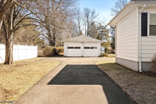 Detached Garage, Exterior