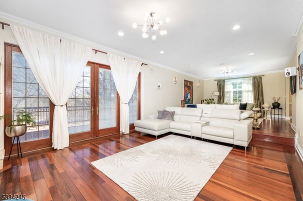 Interior, Living room, Pendant Lights, Recessed Lighting, Wood Texture Flooring