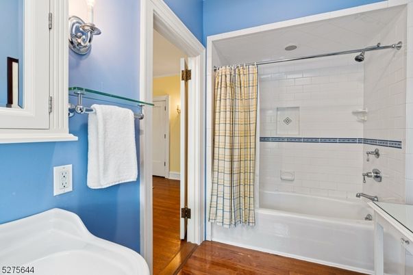 Bathroom, Interior, Wood Texture Flooring