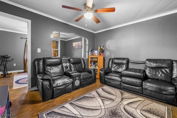 Fitness Equipment, Interior, Living room, Wood Texture Flooring