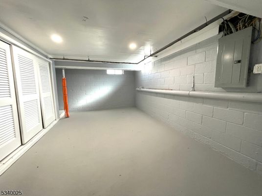 Empty room, Interior, Recessed Lighting, Stone Walls