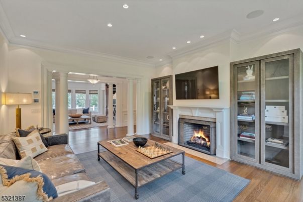 Fireplace, Interior, Living room, Pendant Lights, Recessed Lighting, Wood Texture Flooring