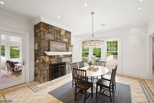 Chandelier, Dining room, Fireplace, Interior, Pendant Lights, Recessed Lighting