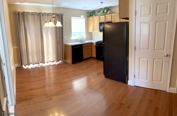 Interior, Kitchen, Pendant Lights, Wood Texture Flooring