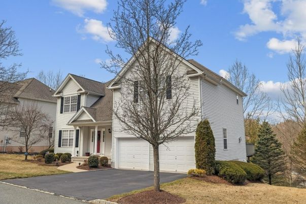 Attached, Exterior, Facade, Farmhouse