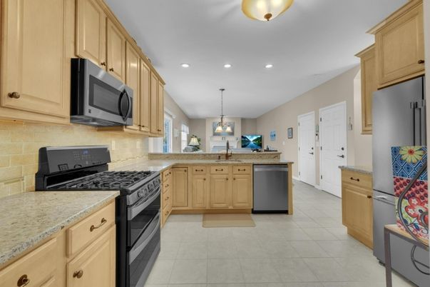 Interior, Kitchen, Pendant Lights, Recessed Lighting, Stainless Steel Appliances