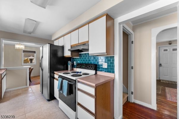Chandelier, Interior, Kitchen, Wood Texture Flooring