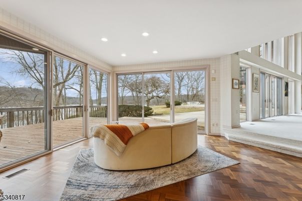 Interior, Living room, Recessed Lighting, Sun Room, Wood Texture Flooring
