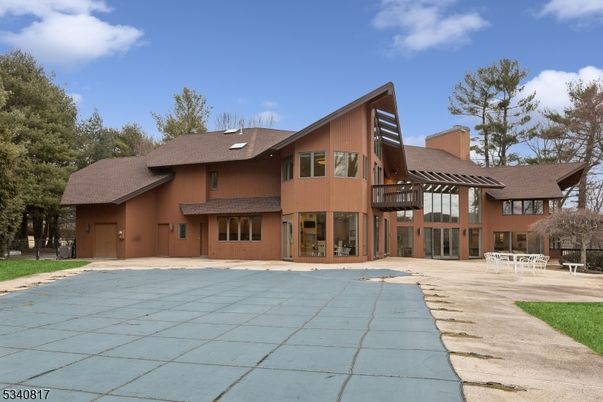 Backyard, Exterior, Facade, Modern