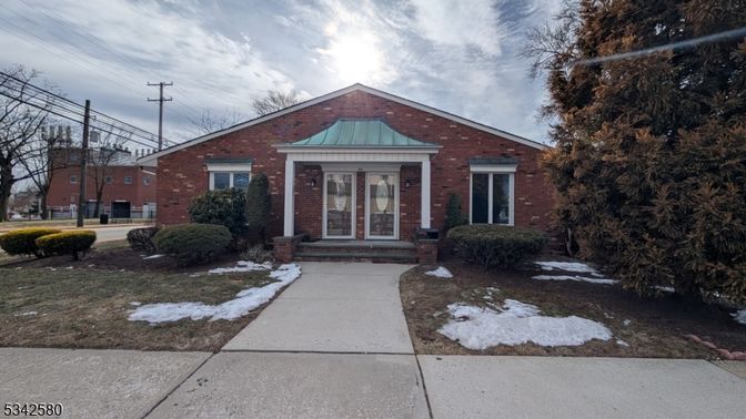 Exterior, Facade, Brick Facade, Brick Traditional