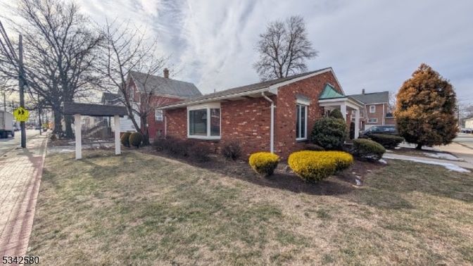 Backyard, Exterior, Facade, Brick Facade, Cape Cod