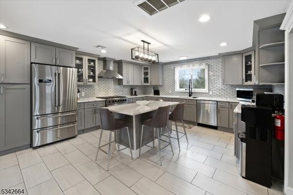 Chandelier, Interior, Kitchen, Recessed Lighting, Stainless Steel Appliances