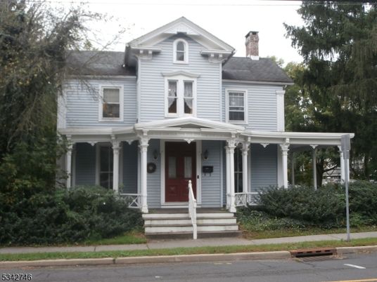 Exterior, Facade, Queen Anne Victorian