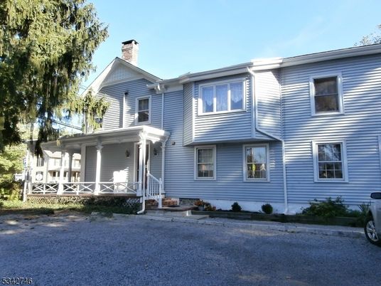 Exterior, Facade, Queen Anne Victorian