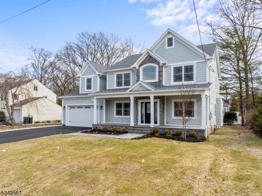 Attached, Exterior, Facade, Farmhouse