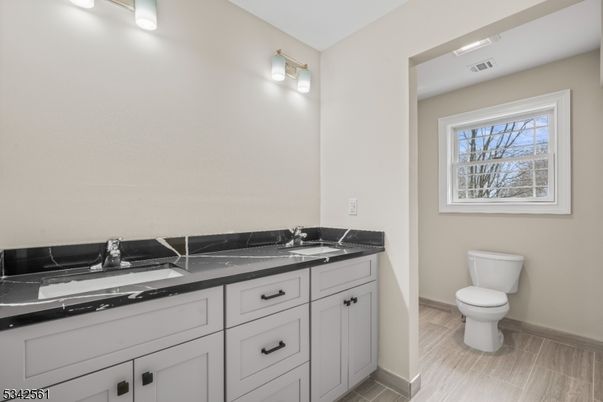 Bathroom, Dual Sink Vanities, Interior