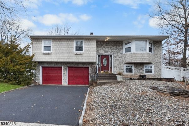 Attached, Exterior, Facade, Raised Ranch