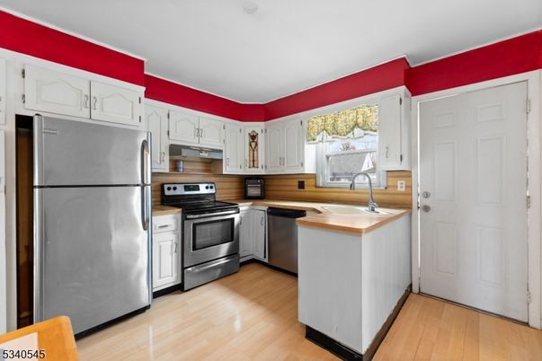 Interior, Kitchen, Stainless Steel Appliances, Wood Texture Flooring