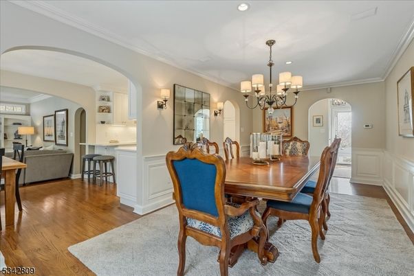 Chandelier, Dining room, Interior, Living room, Recessed Lighting, Wood Texture Flooring