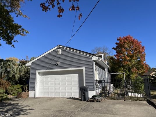Detached Garage, Exterior