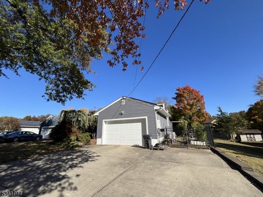 Detached Garage, Exterior