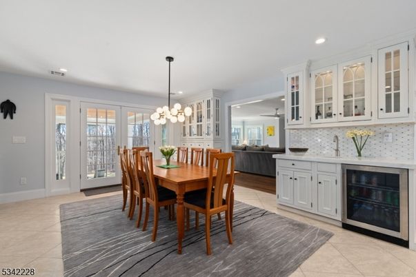 Chandelier, Dining room, Interior, Kitchen, Living room, Pendant Lights, Recessed Lighting