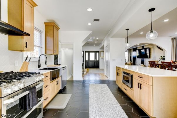 Dining room, Interior, Kitchen, Pendant Lights, Recessed Lighting, Stainless Steel Appliances
