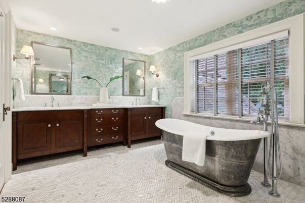 Bathroom, Dual Sink Vanities, Free Standing Baths, Interior, Recessed Lighting