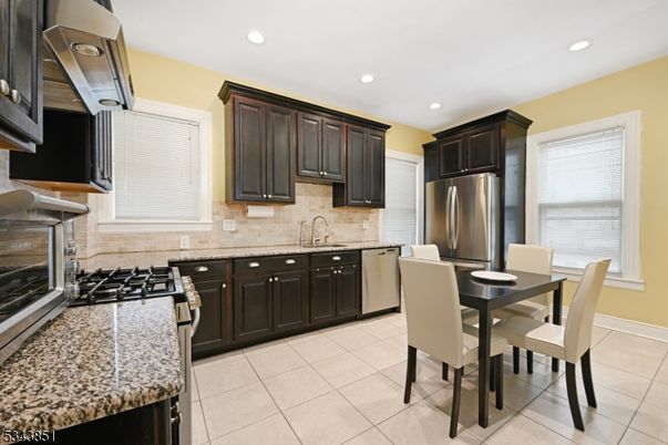 Dining room, Interior, Kitchen, Recessed Lighting, Stainless Steel Appliances