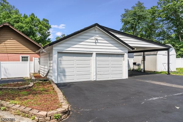 Detached Garage, Exterior