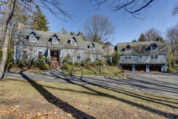 Backyard, Exterior, Facade, Cape Cod