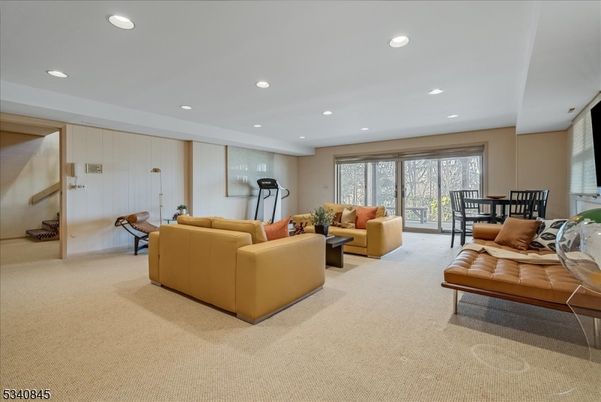 Dining room, Fitness Equipment, Interior, Living room, Recessed Lighting