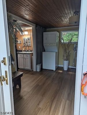 Interior, Utility Closets, Washer, Wooden Ceilings, Wood Texture Flooring