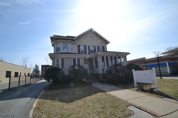 Exterior, Facade, Queen Anne Victorian