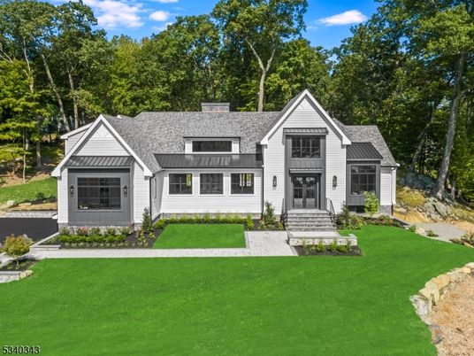 Exterior, Facade, Farmhouse