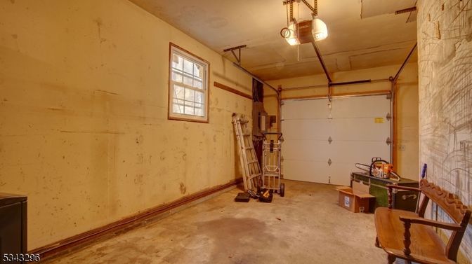 Garage, Interior