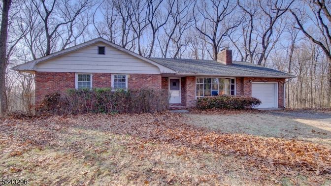 Attached, Exterior, Facade, Brick Facade, Ranch