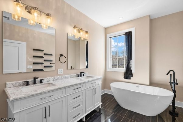 Bathroom, Dual Sink Vanities, Free Standing Baths, Interior, Recessed Lighting