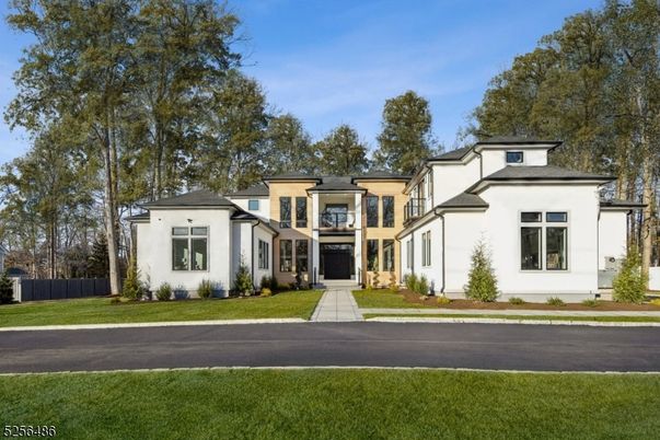 Exterior, Facade, French Provincial