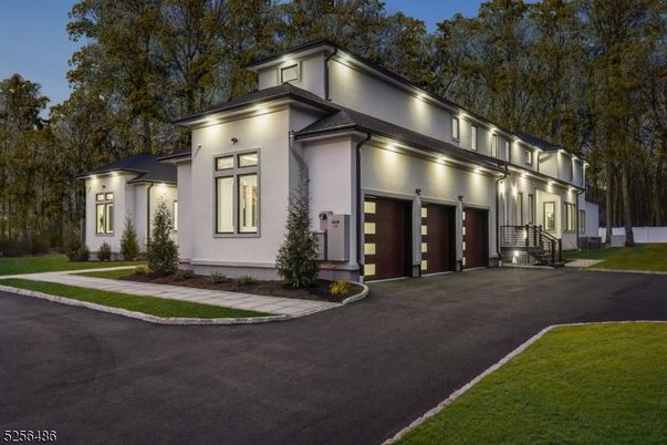 Attached, Exterior, Facade, Modern