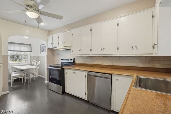 Dining room, Interior, Kitchen, Stainless Steel Appliances