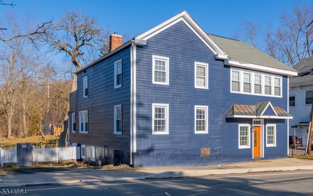 Exterior, Facade, Rowhouse