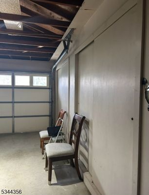 Garage, Interior, Wooden Beams