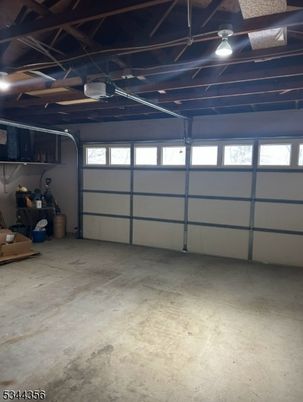 Garage, Interior, Wooden Beams