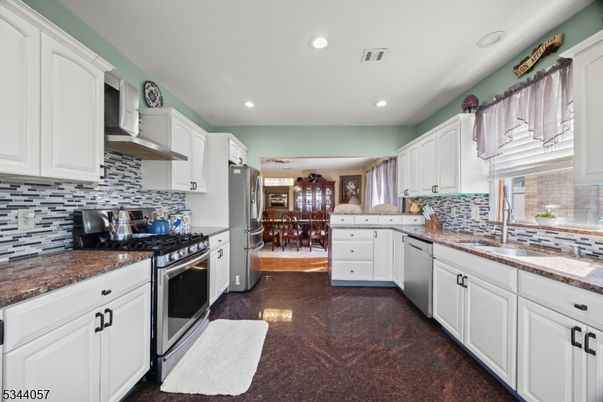 Dining room, Interior, Kitchen, Recessed Lighting, Stainless Steel Appliances